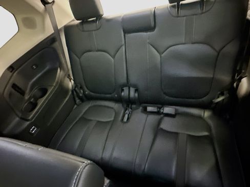 Used 2025 Honda Pilot Touring image 31