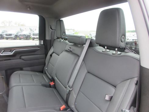 New 2026 GMC Sierra 2500 SLT AWD/4WD image 14