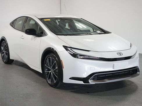 Certified 2025 Toyota Prius image 3