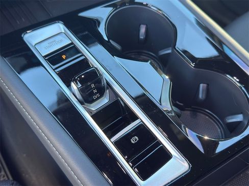 New 2025 Volkswagen Atlas Cross Sport SE image 18