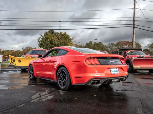 Used 2018 Ford Mustang GT image 4