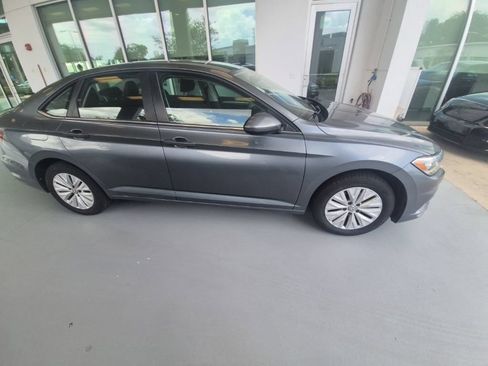 Used 2019 Volkswagen Jetta S w/ Driver Assistance Package FWD image 2