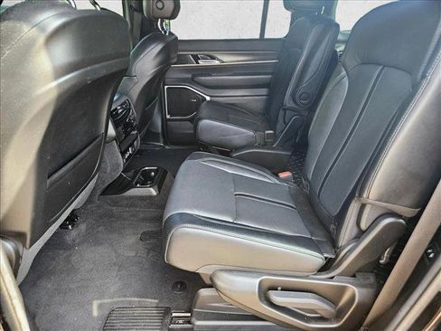 Used 2023 Jeep Wagoneer Series III w/ Premium Group I image 15