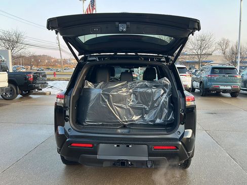 New 2026 Nissan Pathfinder SV image 24