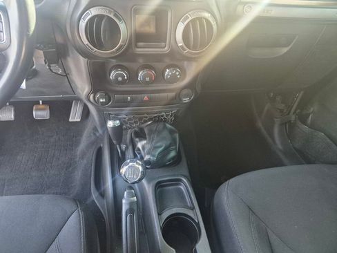 Used 2017 Jeep Wrangler Unlimited Sport w/ Connectivity Group image 26