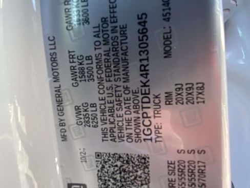 Used 2024 Chevrolet Colorado Z71 w/ Z71 Convenience Package 2 image 13