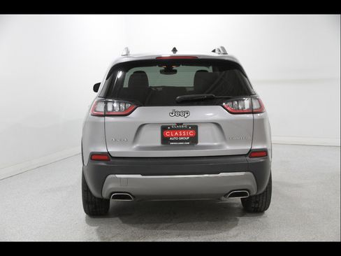 Used 2019 Jeep Cherokee Limited image 19