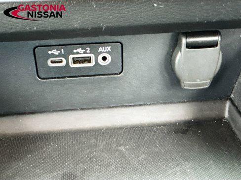 Used 2025 Nissan Altima 2.5 SV FWD image 17