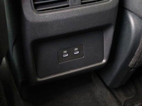 Used 2025 Nissan Rogue SV image 21