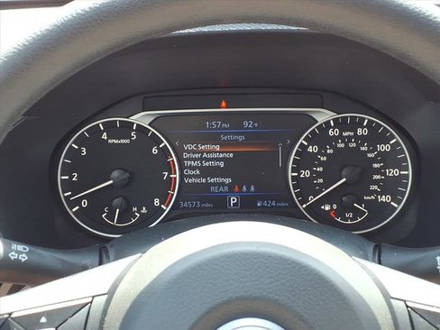 Used 2025 Nissan Altima 2.5 SV FWD image 12