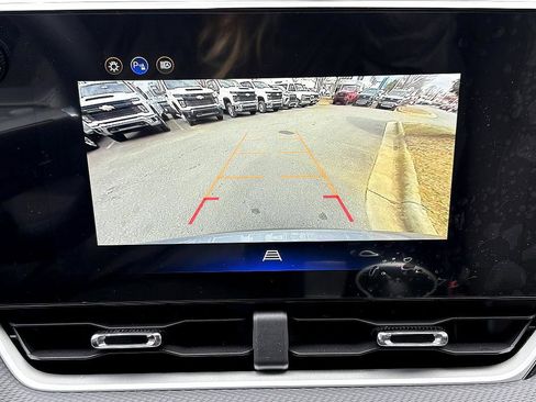 New 2026 Chevrolet Equinox LT image 18