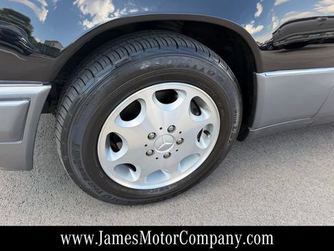 Used 1995 Mercedes-Benz E 320 Convertible image 27