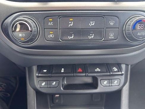 Used 2018 Chevrolet Colorado Z71 AWD/4WD image 19