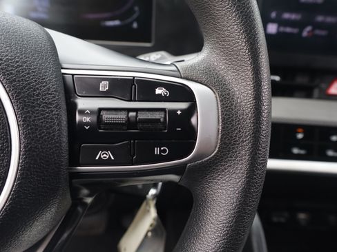 Used 2024 Kia Sportage LX FWD image 21