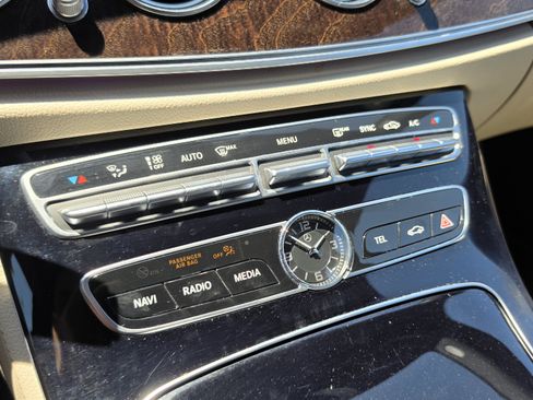 Used 2017 Mercedes-Benz E 300 image 36