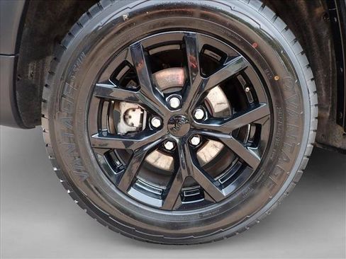 Used 2024 Jeep Grand Cherokee Altitude AWD/4WD image 7