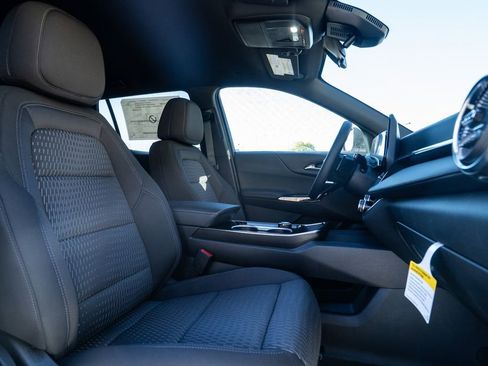 New 2026 Chevrolet Equinox LT image 12