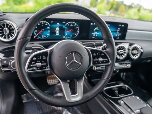 Used 2021 Mercedes-Benz CLA 250 4MATIC image 12