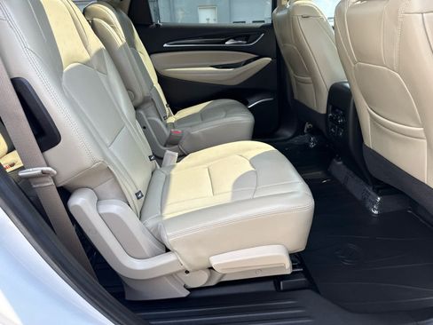 Used 2018 Buick Enclave Premium w/ Experience Buick Package FWD image 14