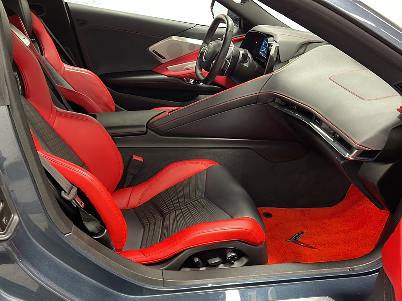 Used 2020 Chevrolet Corvette Stingray Preferred Cpe w/ 2LT Preferred Equipment Group RWD image 19