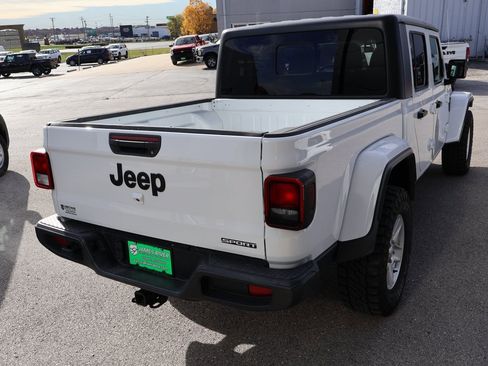 Used 2021 Jeep Gladiator Sport image 5