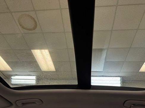 Used 2019 Kia Cadenza Technology image 16