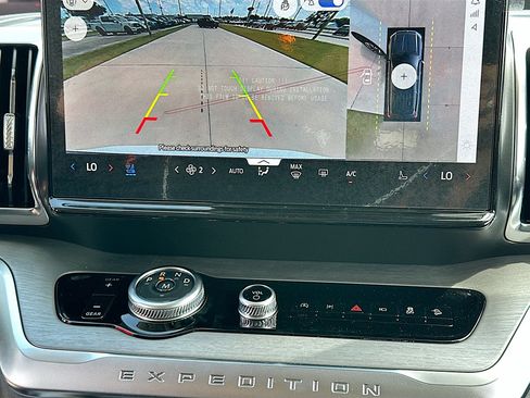 New 2026 Ford Expedition Max Platinum w/ Driver's Package AWD/4WD image 11