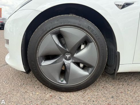 Used 2019 Tesla Model 3 Standard Range image 10