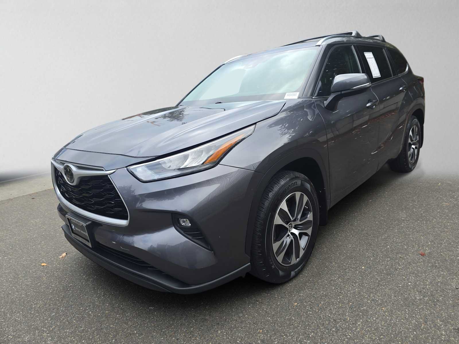 Used 2020 Toyota Highlander XLE AWD/4WD image 7