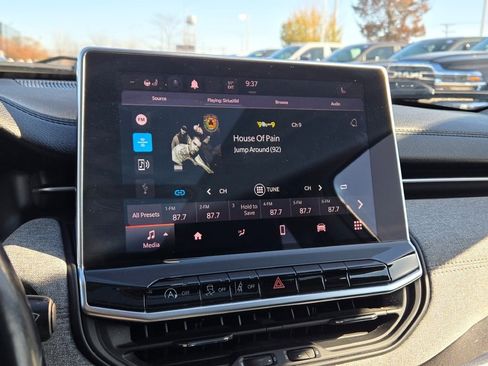 Used 2022 Jeep Compass Latitude w/ Sun and Sound Group image 29