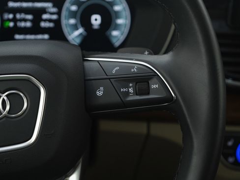 Used 2023 Audi Q5 e Prestige w/ Prestige Package image 29