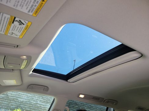 Used 2024 INFINITI QX80 Luxe image 3