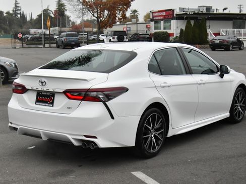 Used 2023 Toyota Camry SE image 8