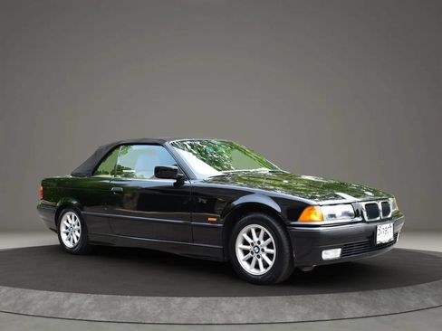 Used 1999 BMW 328i Convertible RWD image 3
