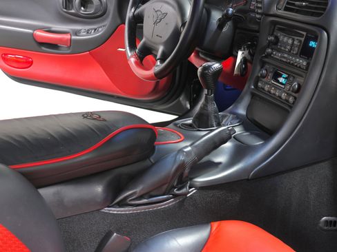 Used 2002 Chevrolet Corvette Z06 w/ Memory Pkg image 60