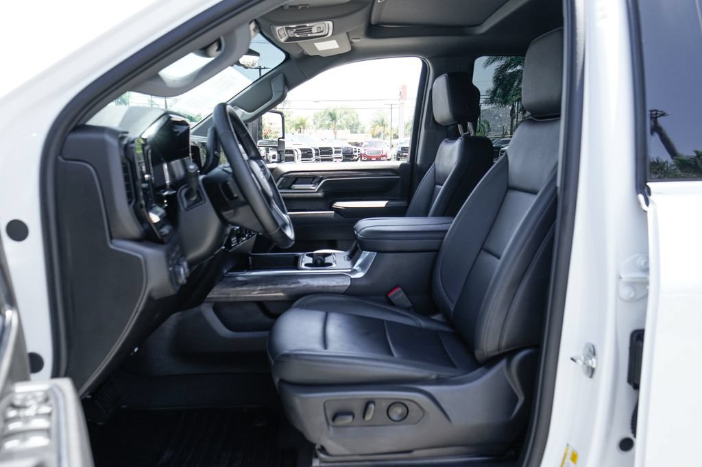 Used 2025 Chevrolet Silverado 2500 LTZ w/ LTZ Premium Package AWD/4WD image 20