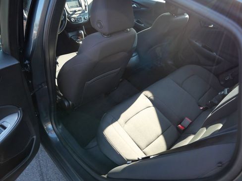 Used 2017 Chevrolet Malibu LS FWD image 19