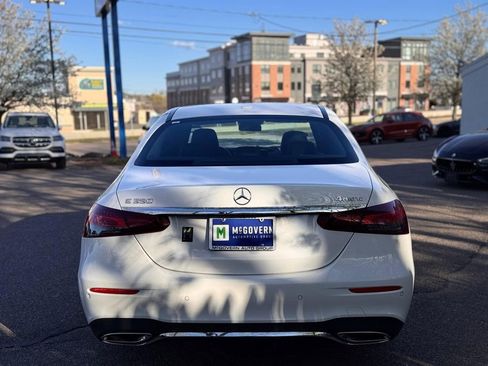 Used 2022 Mercedes-Benz E 350 4MATIC Sedan image 5
