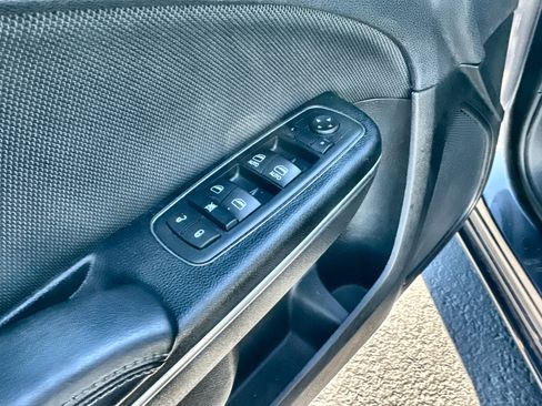 Used 2016 Dodge Charger SE image 21