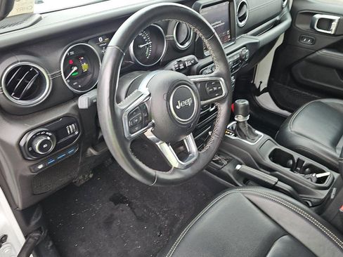 Used 2023 Jeep Wrangler Unlimited Sahara w/ Cold Weather Group image 9