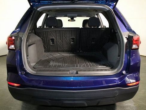 Used 2023 Chevrolet Equinox LS w/ LS Convenience Package image 28