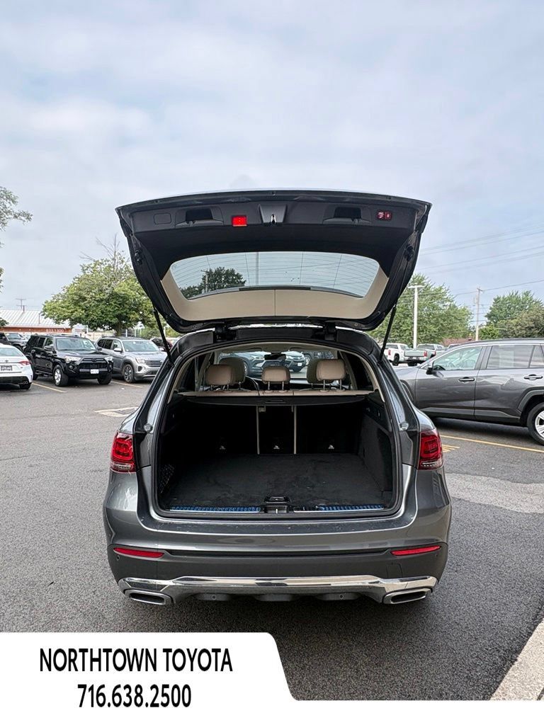 Used 2021 Mercedes-Benz GLC 300 4MATIC image 8