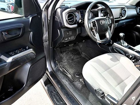 Used 2021 Toyota Tacoma SR5 RWD image 19