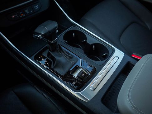 New 2026 Kia Carnival EX FWD image 28