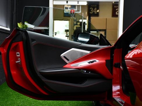 Used 2020 Chevrolet Corvette Stingray Premium Cpe w/ 3LT Preferred Equipment Group image 26