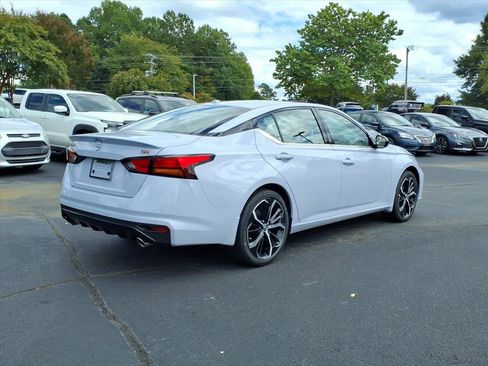 New 2025 Nissan Altima 2.5 SR image 3