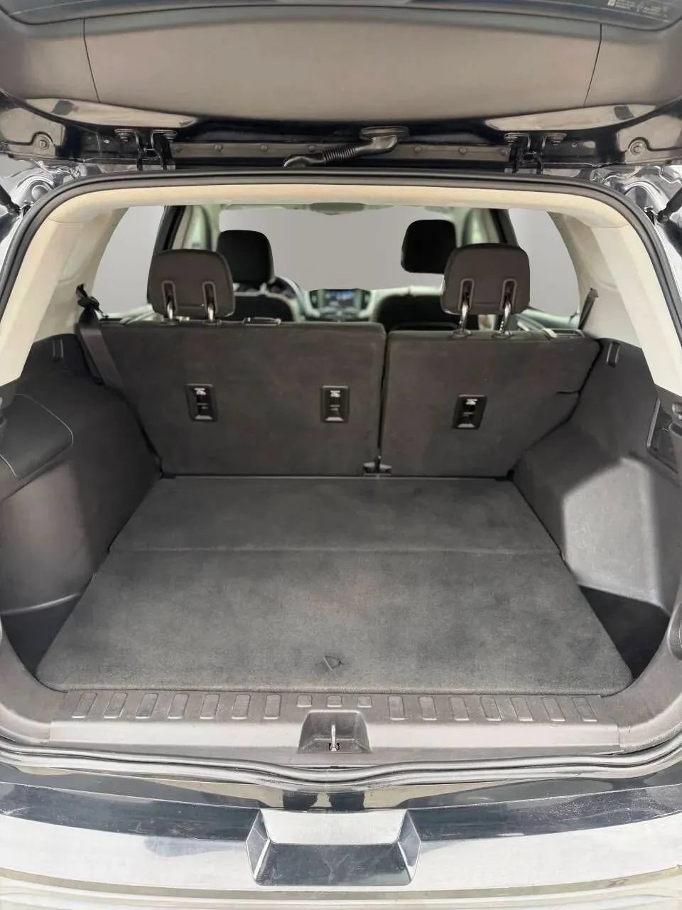 Used 2018 GMC Terrain SLE FWD image 2