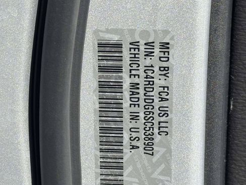 Used 2025 Dodge Durango GT AWD/4WD image 30