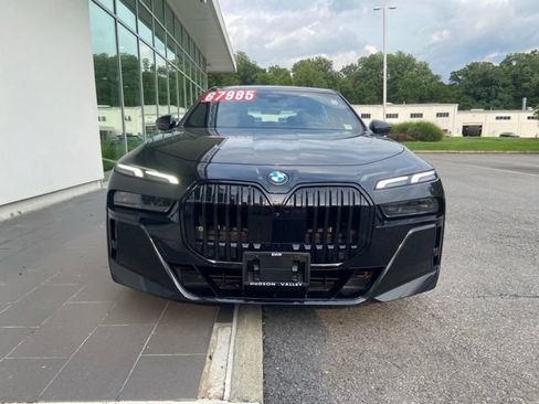 Used 2023 BMW 760i xDrive w/ Parking Assistance Package AWD/4WD image 4