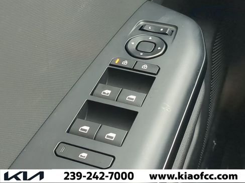 New 2025 Kia K4 LXS image 19